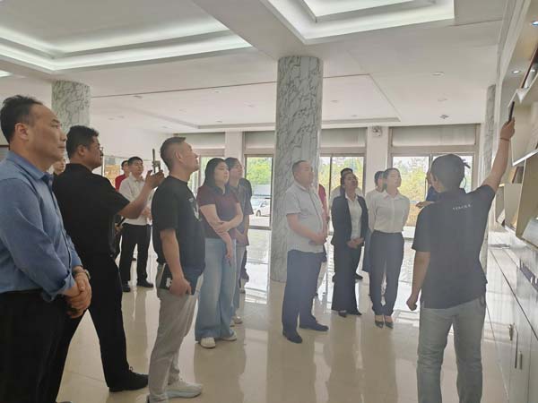 山東盛和塾棗莊分塾企業(yè)家蒞臨欣格瑞公司游學